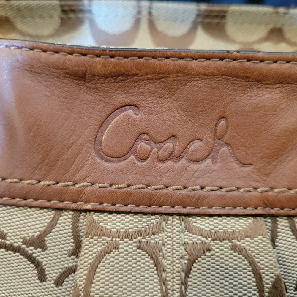 COACH Signature Pleated Shoulder tote in Brown/Beige. Perfect classic fall bag! - Picture 11 of 16